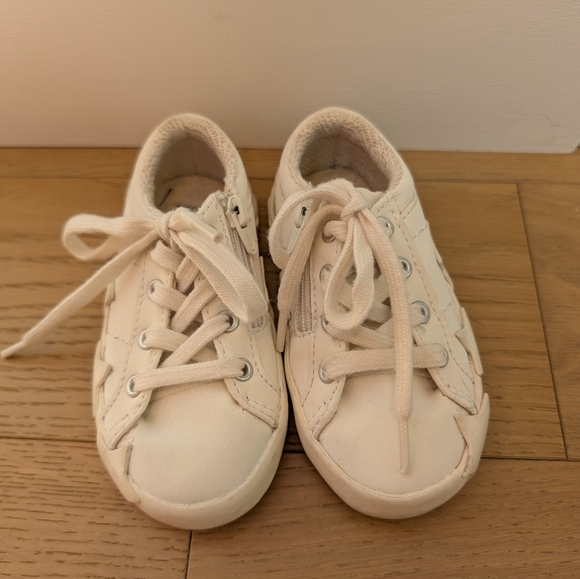 💜2 For 30💜Zara Star White Sneakers EU21/US5 - Picture 1 of 6